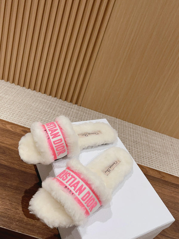 CD Dway Slide White Pink Fleece Lining And Canvas Fabric