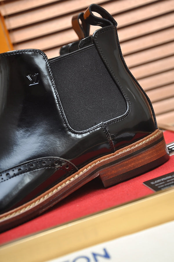 LV CHELSEA ANKLE BOOT IN BLACK CALFSKIN
