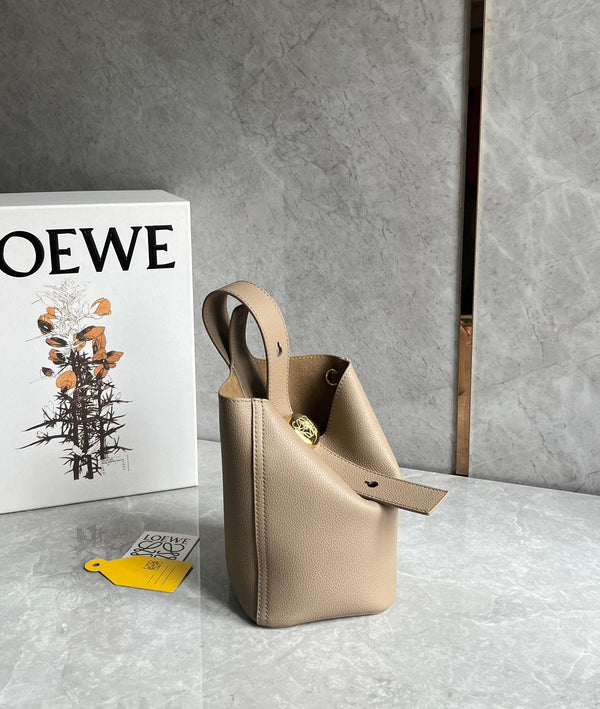 LOE MINI 19 PEBBLE BUCKET IN CAMEL BROWN MELLOW CALFSKIN