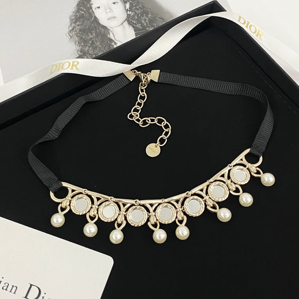 CD 26S Pearl Drop Choker Necklace In Gold Tone Metal 631050