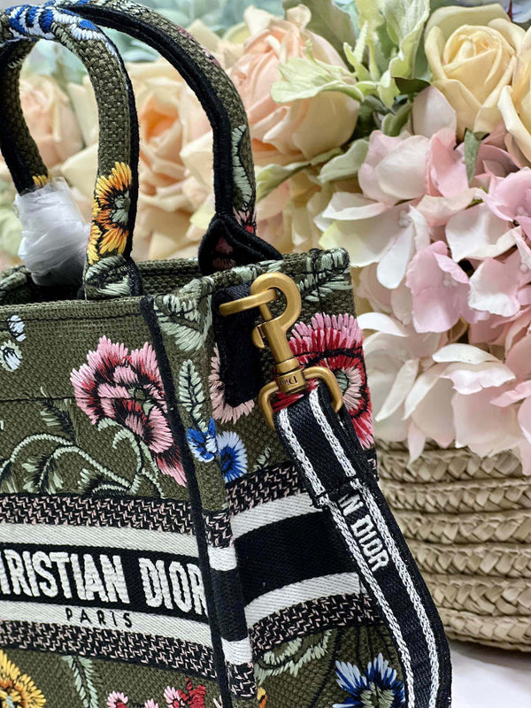 CD "Flower Green" Mini Book Tote 13.5 cm 336422