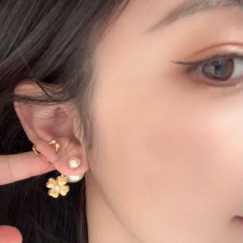 CD 26S Pearl Flower Drop Stud Earrings In Gold Tone Metal 629842
