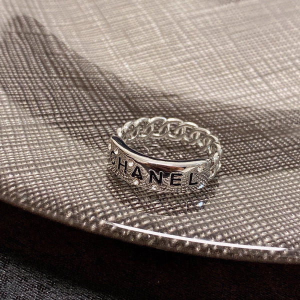 CC  RING LETTER DOUBLE C IN SILVER DIAMOND BLACK EMBOSSED LOGO