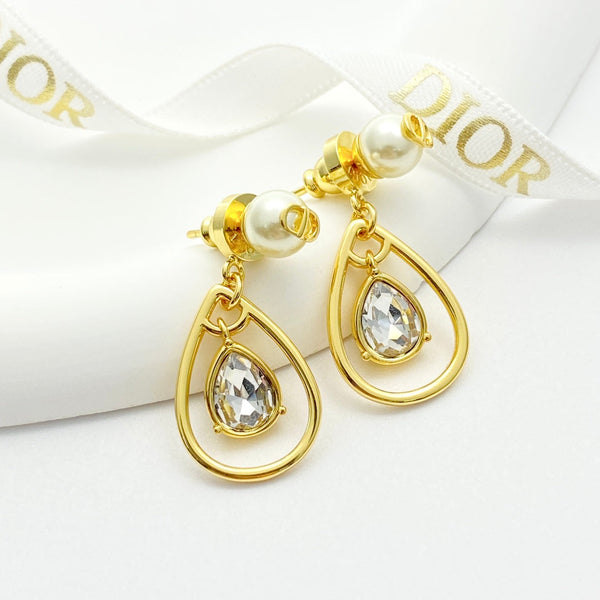 CD 26S Pearl Stud Teardrop Crystal Drop Earrings In Gold Metal 631774