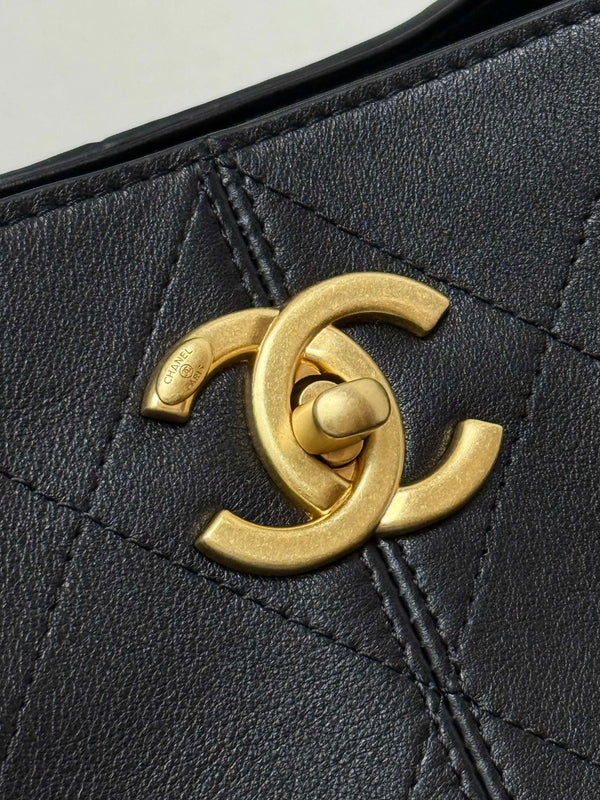 CC 25A Small Tote Bag 36cm Black Calfskin