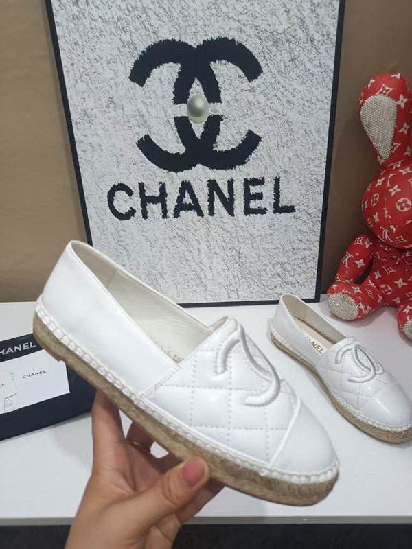 Chanel 26s Espadrille Loafers In White Calfskin With Rope Sole