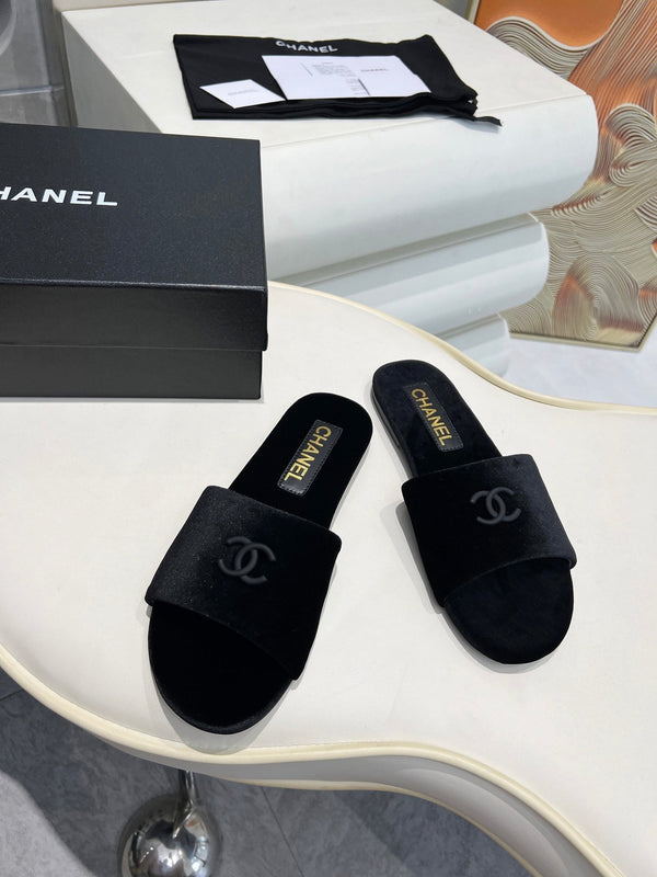 CC 26s Slide Black Velvet 684904