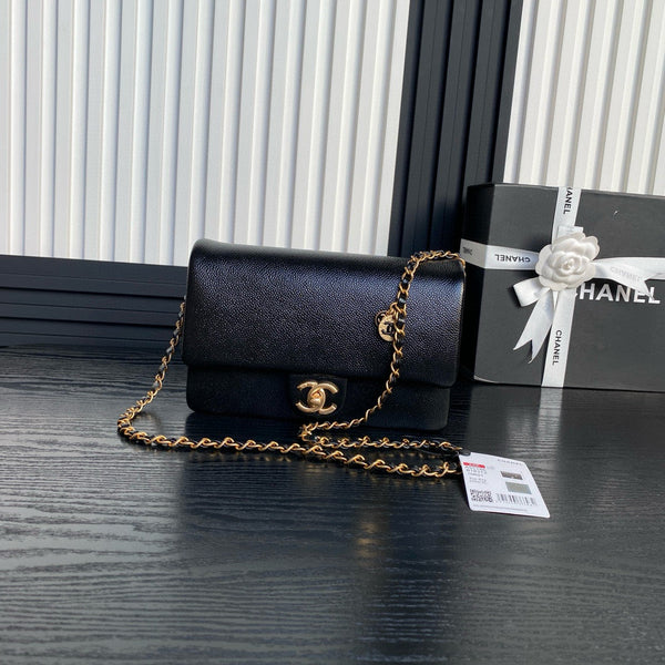 Medium Classic Flap Bag 23cm Black Caviar Calfskin Gold Hardware