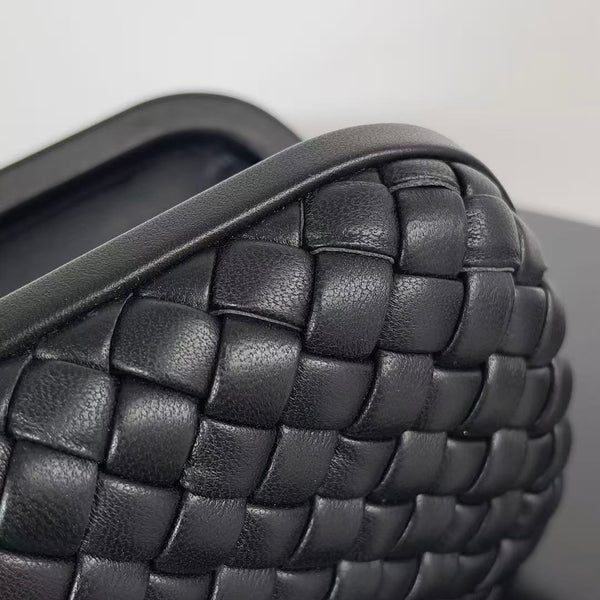 Bottega Veneta 2026 Knot Clutch 20cm Black Lambskin