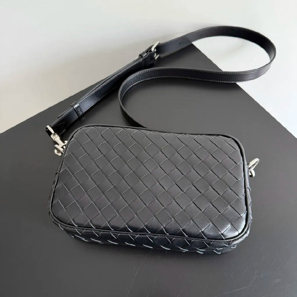 BV 25 Small Intrecciato Camera Bag 24.5cm Black Cowhide HW
