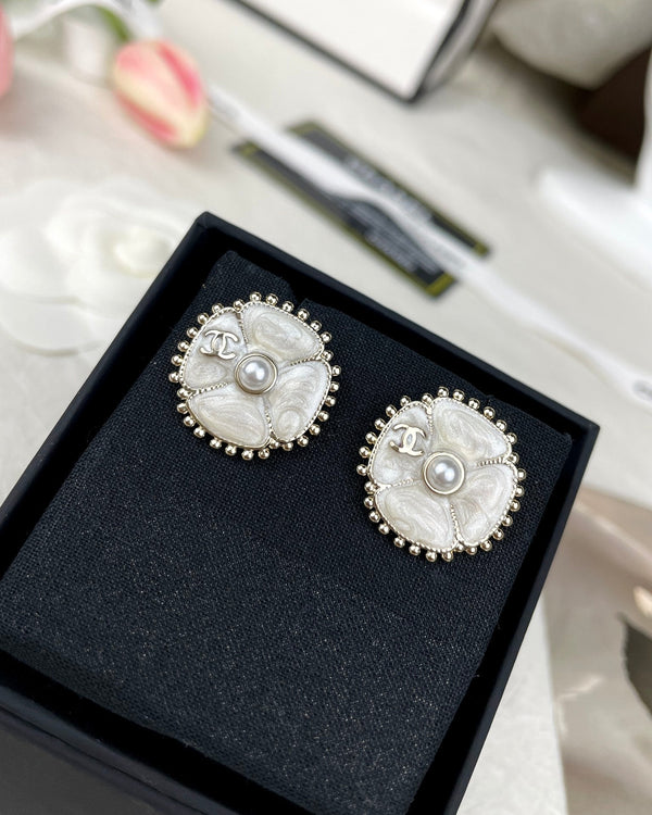 CC Earrings 284874