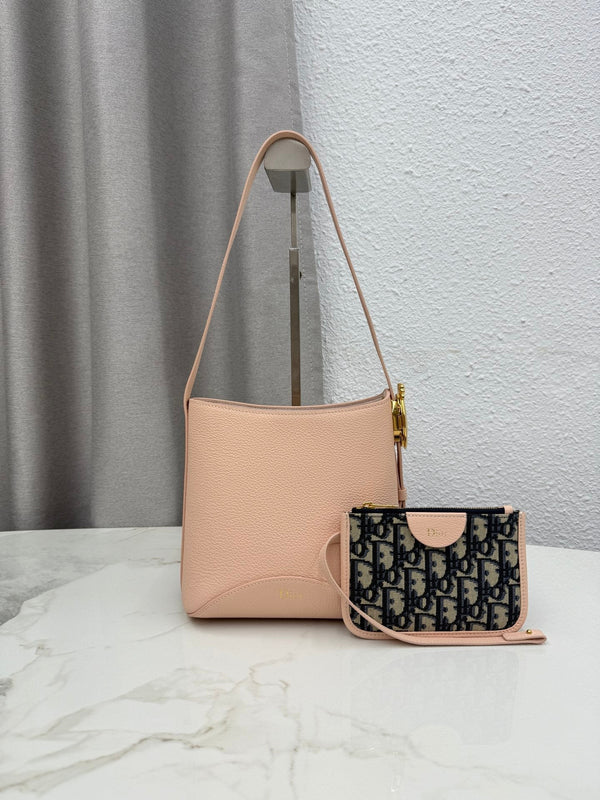 CD 2026 Medaillon Bucket Bag 19.5cm Calfskin