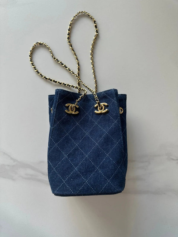 CC 2026 Bucket Bag 18cm Lambskin Suede Denim
