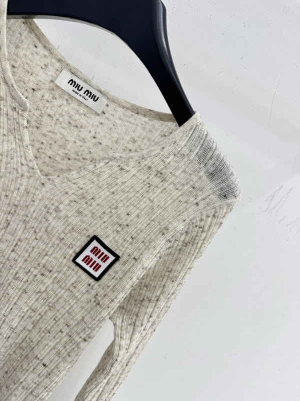 Miu Logo Patch V-Neck Sweater Wool 791168