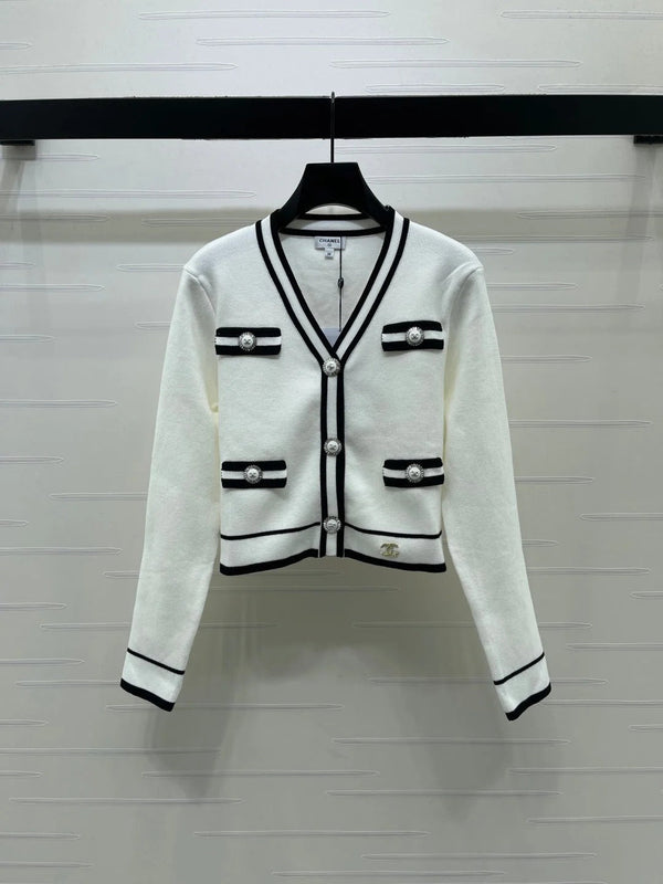 Chanel 2026 V-neck Knitted Long-sleeved Cardigan Wool 766458