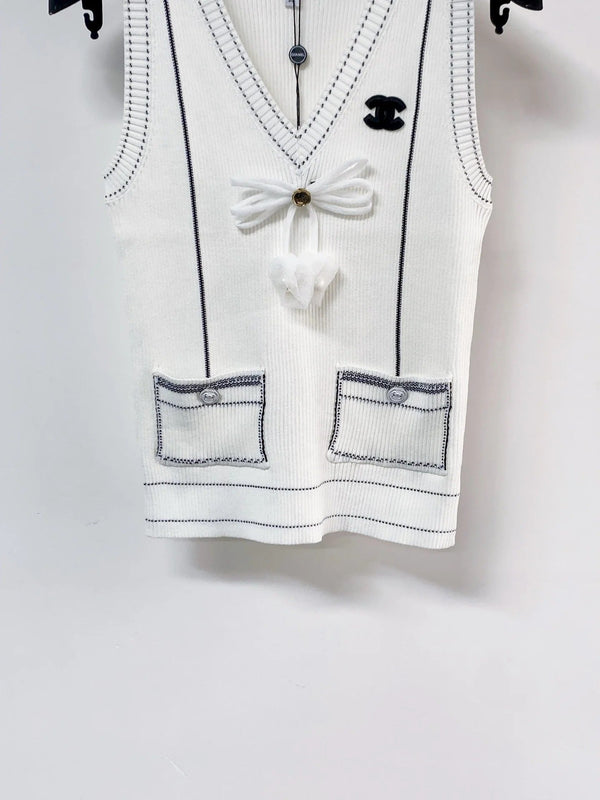 Chanel 2026 Bow V-neck Vest White Wool 212271