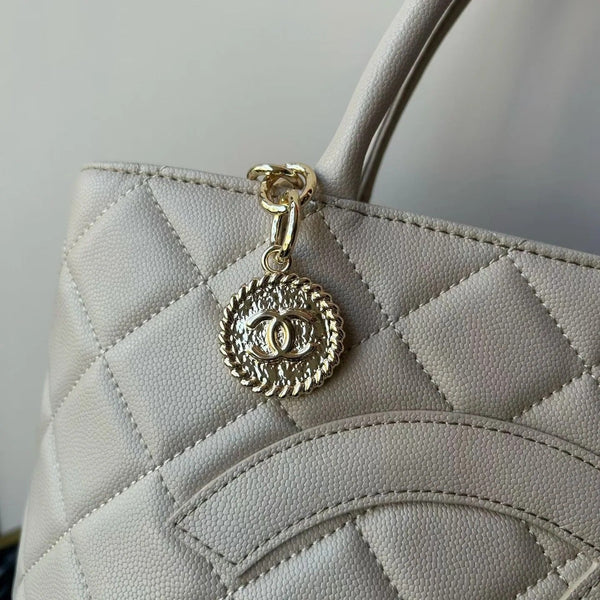 CC 2026 Medallion Tote Bag 30cm Light Grey Caviar Cowhide