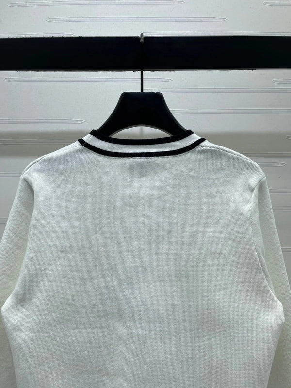 Chanel 2026 V-neck Knitted Long-sleeved Cardigan Wool 766458
