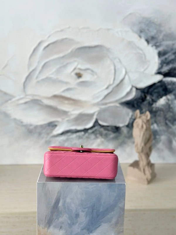 CC 26s Flap Bag 20cm Pink Quilted Leather Rainbow Buckle
