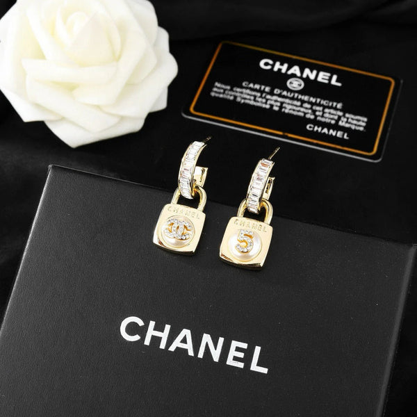 CC Pendant Looked Double C Diamond Light Gold Earrings