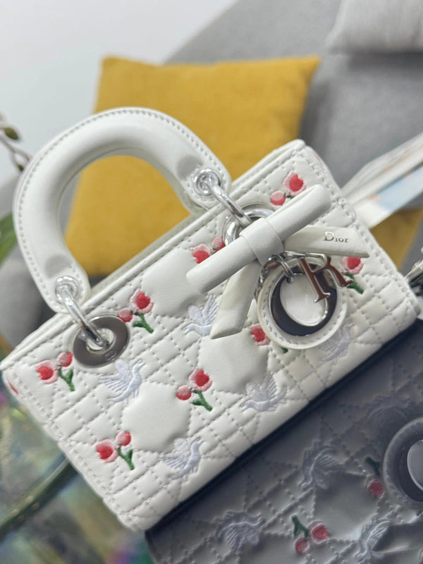 CD 2026 Lady D-Joy Micro 16cm White Lambskin 158851