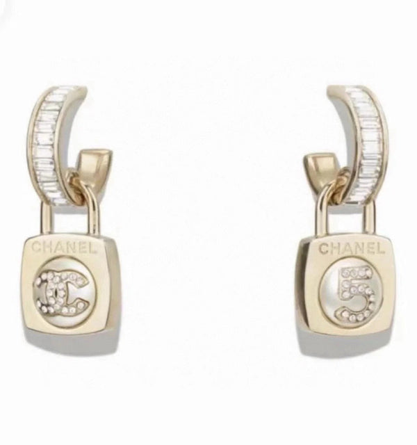 CC Pendant Looked Double C Diamond Light Gold Earrings