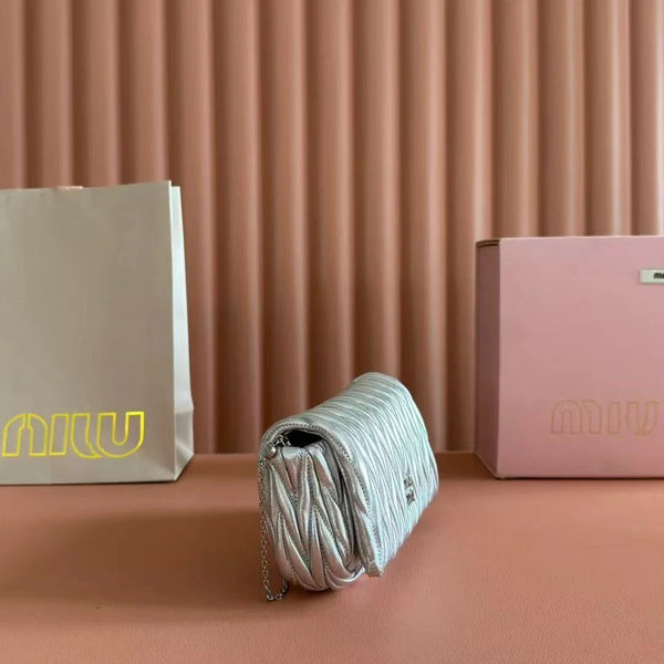 Miu 2026 Matelasse Bag 18cm Silver Leather