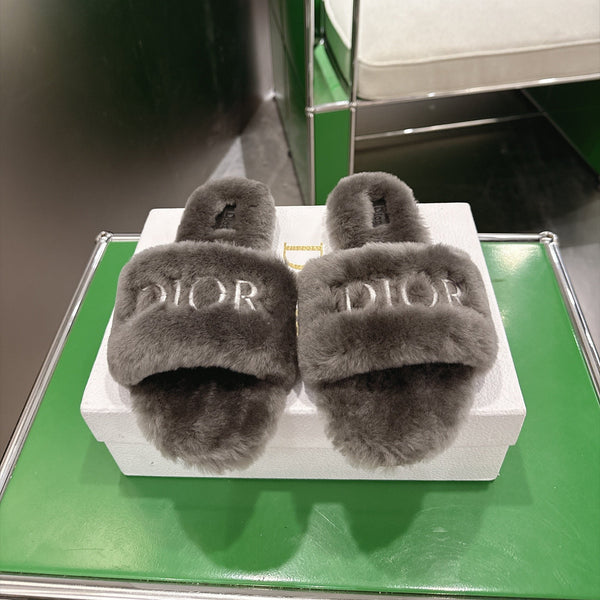 CD 26s Slippers Grey Fur 999417