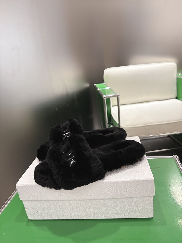CD 26s Slippers Black Fur 999418