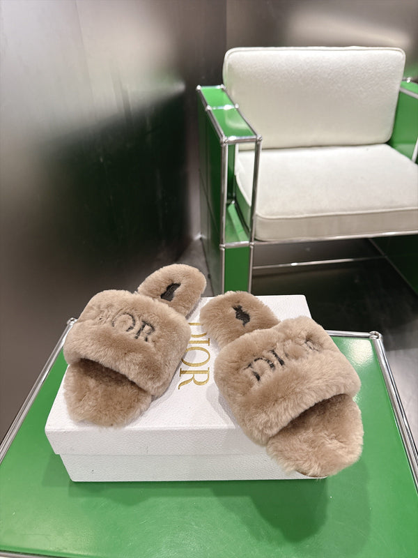 CD 26s Slippers Brown Fur 999422