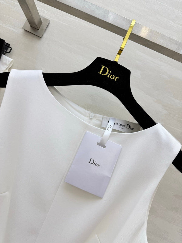 CD 26s Mid-Length Flared Dress Belt White Wool and Silk Shantung 414141