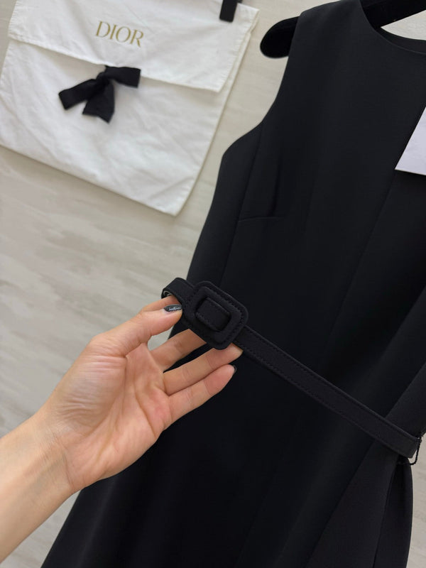 CD 26s Mid-Length Flared Dress Belt Black Wool and Silk Shantung 414143