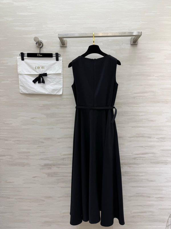 CD 26s Mid-Length Flared Dress Belt Black Wool and Silk Shantung 414143