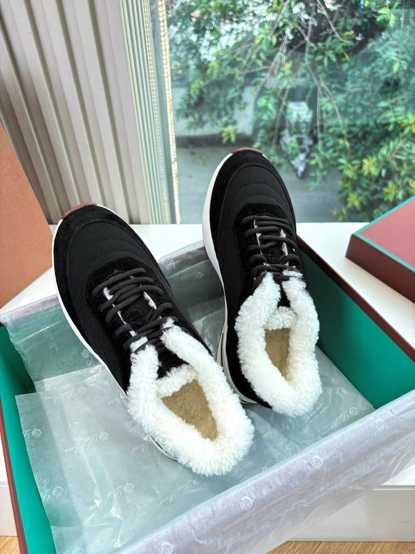 LP Weekend Walk Sneaker Black Fur Suede 549513