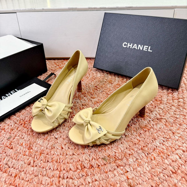 CC 26s Bow High Heels  Beige Sheepskin 703678