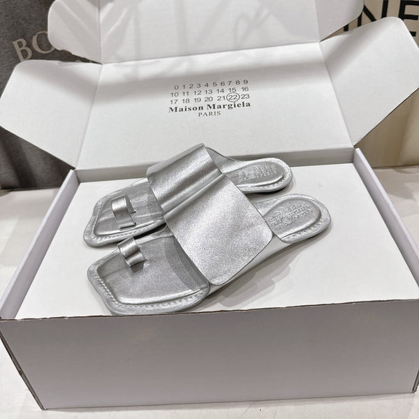 MM Flat Flip-Flops Sliver Cowhide 896508