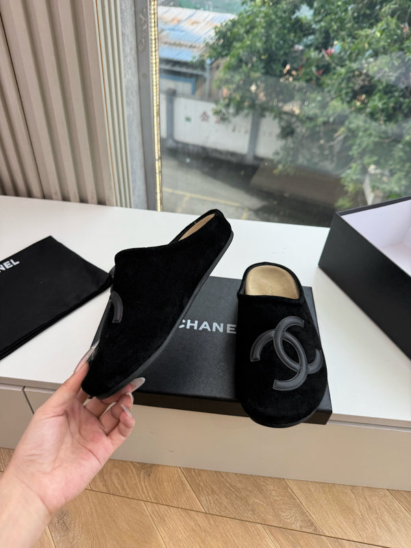 CC 26s Mules Black Suede 967490