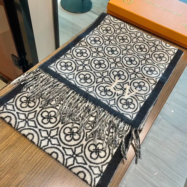 LV 25s Scarf 200cm Black White Woolen 973137
