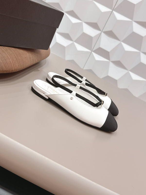 CC 26s Round-Toe Open-Back Flats Black White Fabric Leather 613257