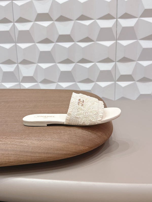 CC 26s Flat Sandals White Straw Leather 613264