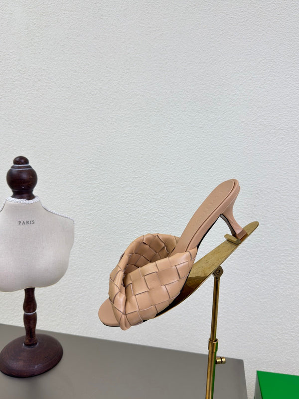 BV Blink Mule 5cm Buff Beige Intrecciato Leather