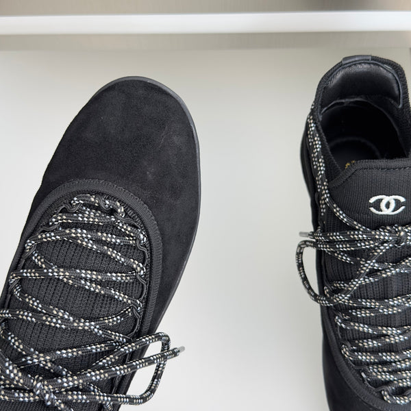 CC 26s Métiers d’art 2026 Sneakers Black Suede Fibers 869410
