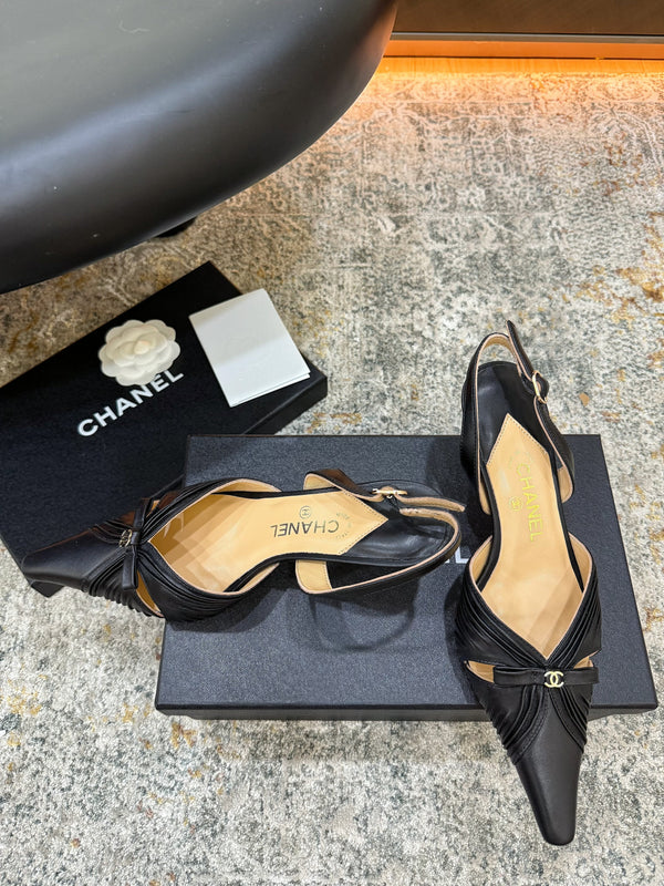 CC 26 𝑭𝑾 Pointed Toe Back Strap Slingback 6.5cm Black Sheepskin 892578