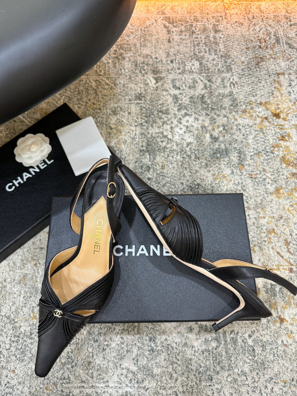 CC 26 𝑭𝑾 Pointed Toe Back Strap Slingback 6.5cm Black Sheepskin 892578