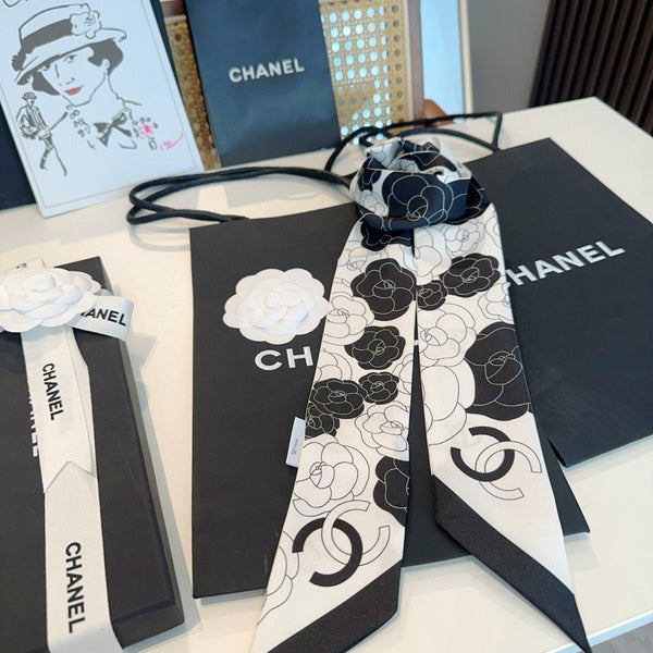 CC Twilly Mini Scarf 120cm White Black Mulberry Silk 953291