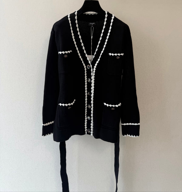 CC 26s V-Neck Cardigan Contrast Trim Black Cotton Wool 429777