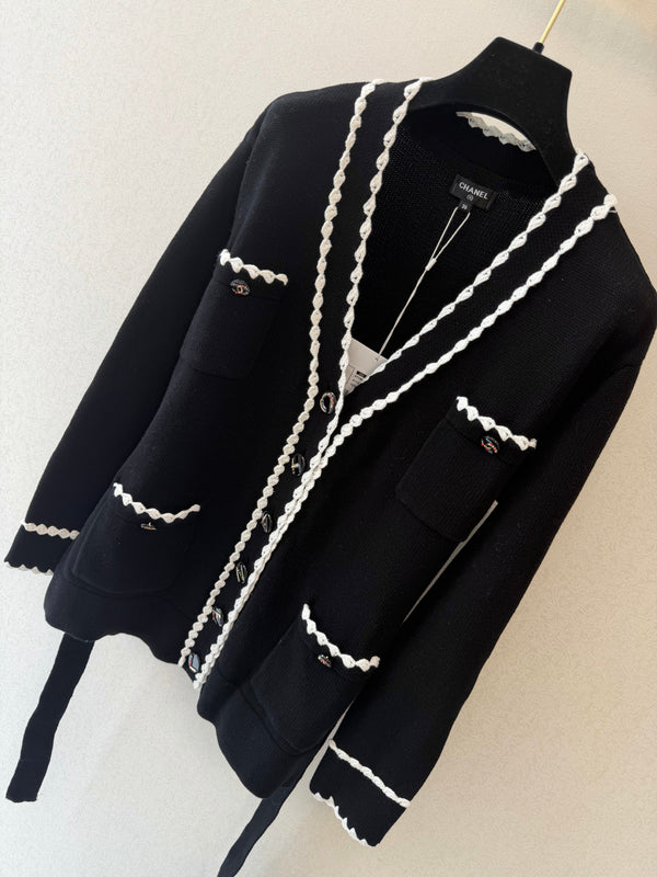 CC 26s V-Neck Cardigan Contrast Trim Black Cotton Wool 429777