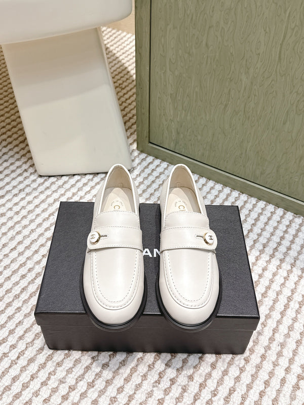 CC 26SS Loafers 3cm White Cowhide 653492