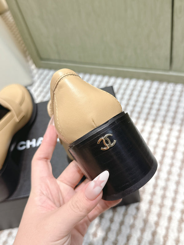 CC 26SS Loafers 6cm Beige Cowhide 653496