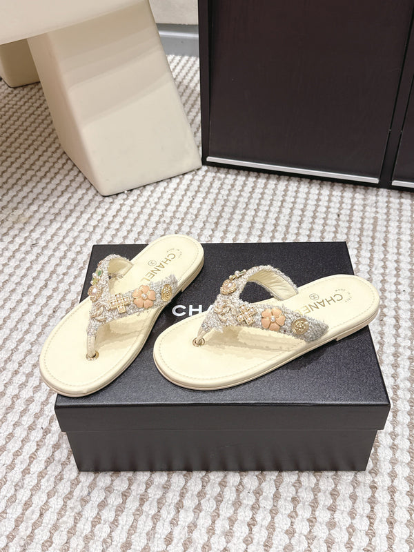 CC 26s Flip-Flop Beige With Multicolor Tweed Sheepskin 632365